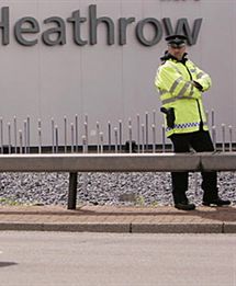 Na lotnisku Heathrow poniżają dzieci?