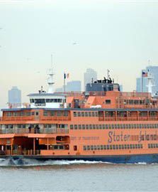 Wypadek "pechowego" promu w Nowym Jorku - są ranni