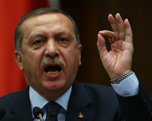 Premier Turcji wściekły. Obama dzwoni i próbuje łagodzić