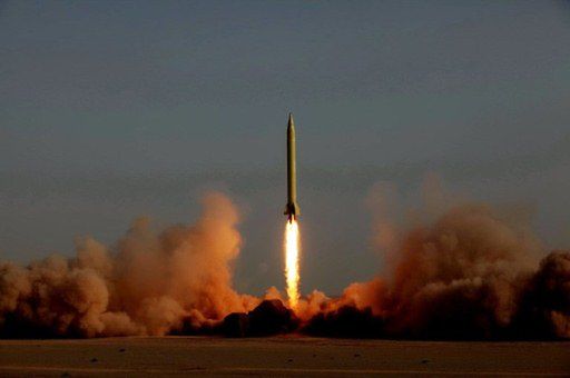 Iran wystrzelił 14 rakiet - są gotowi uderzyć na USA