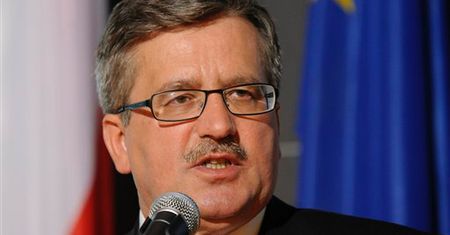 Komorowski wytacza działa przeciw powodziom w Polsce