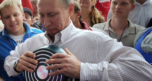 Putin ulubieńcem młodzieży