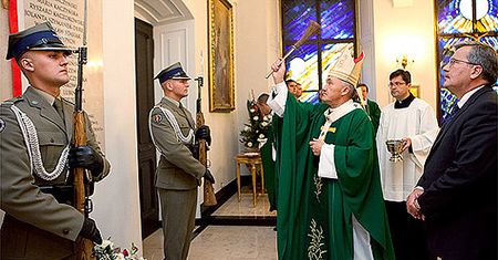 Tablica w kaplicy Pałacu