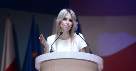 Magdalena Ogórek odpowiada Tomaszowi Lisowi na Twitterze. "Nie życzę pani Hannie Lis..."