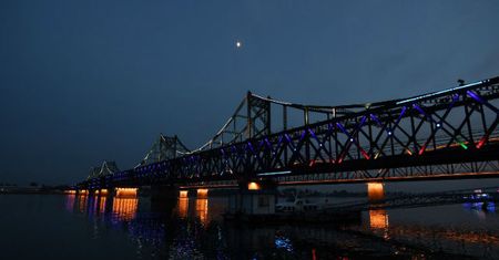 Kim Dzong Un na Księżycu. Korea Północna chce latać w kosmos, a USA ostrzegają, że to tylko przykrywka dla rozwoju rakiet balistycznych