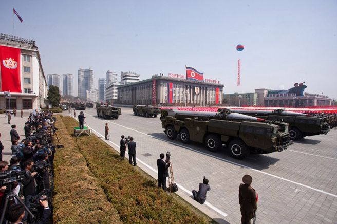 Korea Północna może miniaturyzować głowice nuklearne i umieszczać je na pociskach balistycznych