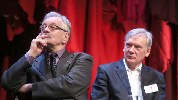 Aktor i reżyser teatralny Andrzej Seweryn oraz aktor Andrzej Precigs