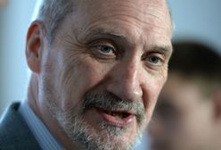 Antoni Macierewicz o zdjęciach ze Smoleńska: niech premier powie, co go tak rozśmieszyło