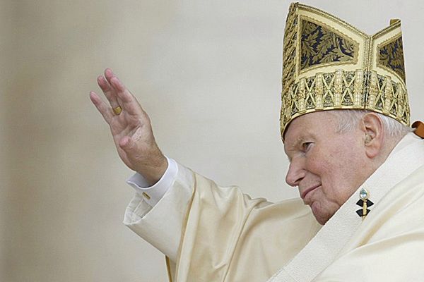 Biedroń usunął obraz Jana Pawła II z gabinetu prezydenta Słupska. Portret trafi do kościoła