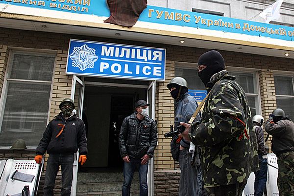 Separatyści zajmują komisariaty milicji w kolejnych miastach na wschodzie Ukrainy