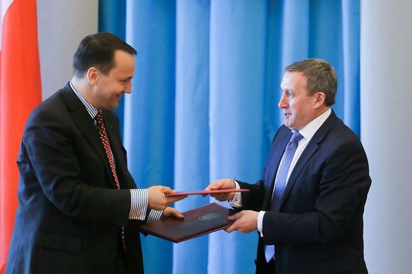 Radosław Sikorski: w 2015 r. możliwa umowa o ruchu bezwizowym Ukraina-UE