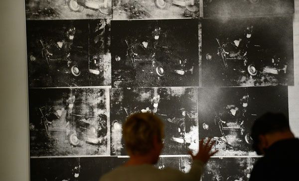 Obraz Andy'ego Warhola sprzedany za 105 mln dolarów