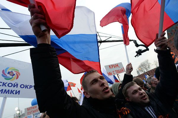 Kilkadziesiąt tysięcy osób manifestuje w Moskwie poparcie dla Krymu