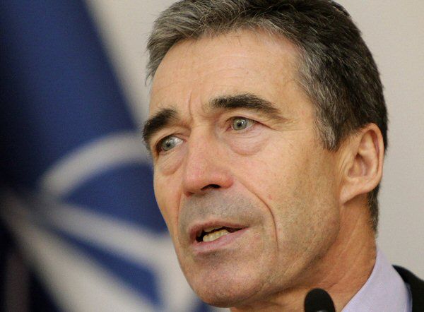 Szef NATO Anders Fogh Rasmussen ostrzega Gruzję, chwali syryjską opozycję