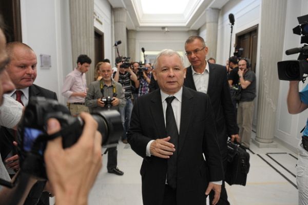 Kaczyński liczy na aktywizację naukowców ws. katastrofy smoleńskiej