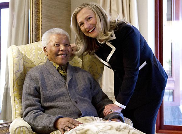 Był prezydent RPA Nelson Mandela znów w szpitalu z powodu infekcji płuc