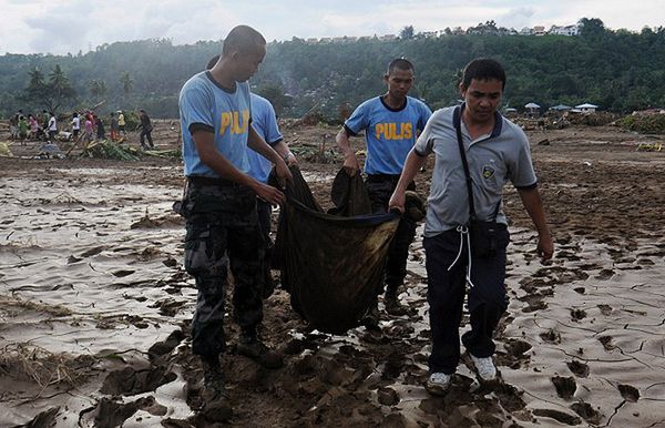 Ponad tysiąc osób zaginionych po powodzi na Filipinach