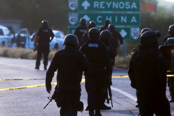 Poćwiartowane zwłoki 37 ludzi na autostradzie w Meksyku