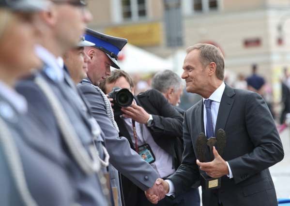 Donald Tusk: oszczędności nie dotkną praktycznie policji