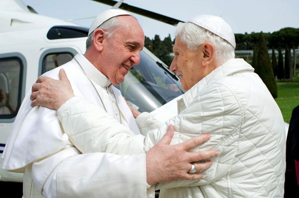 Papież Franciszek spotkał się z papieżem-emerytem