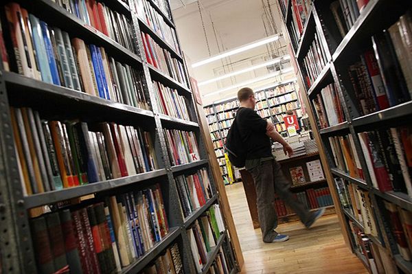 Polacy w USA wolą kiełbasę od książki