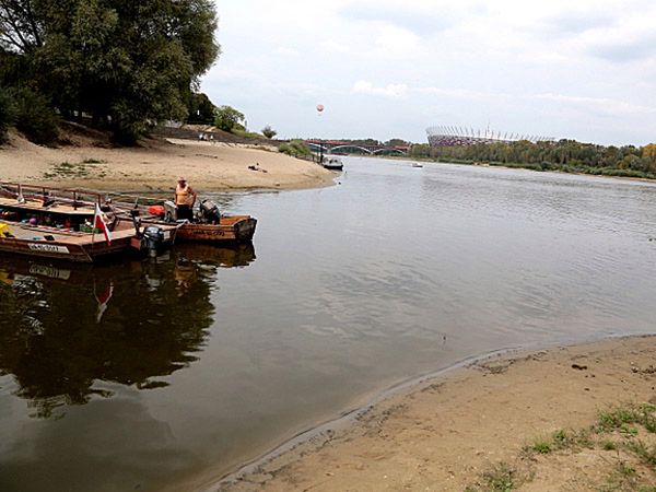 W rzekach zagrożenie suszą hydrologiczną. Może zabraknąć wody