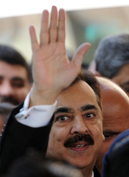 Premier Yusuf Raza Gilani usłyszał symboliczny wyrok