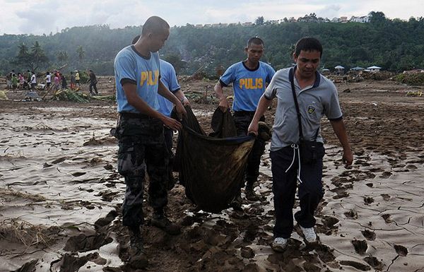 Ponad tysiąc osób zaginionych po powodzi na Filipinach