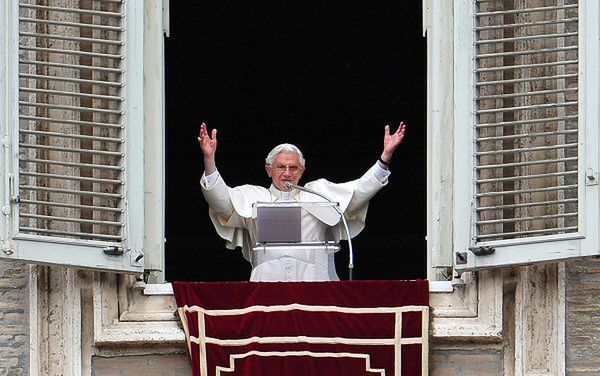 "L'Osservatore Romano" podsumowuje rocznicę pontyfikatu papieża Benedykt XVI