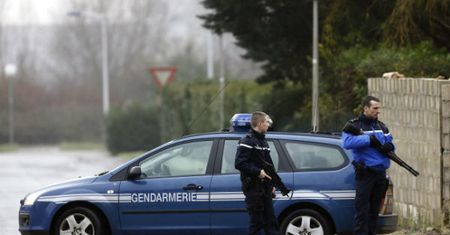Sprzeczne informacje o strzelaninie w miejscu poszukiwań zamachowców