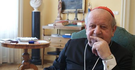 Kard. Dziwisz o kryzysie w Sejmie: Polacy nie mogą żyć z takimi napięciami