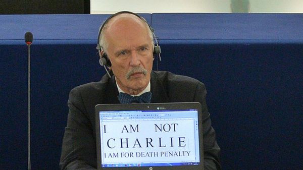 Janusz Korwin-Mikke podczas sesji w PE