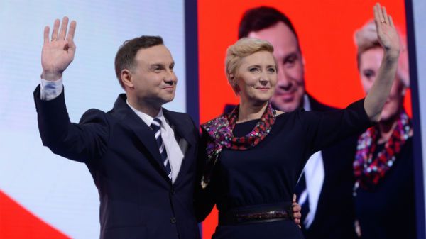 Andrzej Duda z żoną Agatą podczas konwencji wyborczej w Warszawie