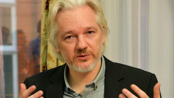 Julian Assange od prawie trzech lat mieszka w ambasadzie Ekwadoru w Londynie