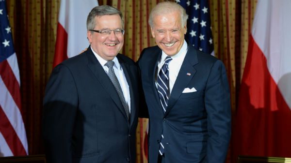 Prezydent Polski Bronisław Komorowski i wiceprezydent USA Joe Biden