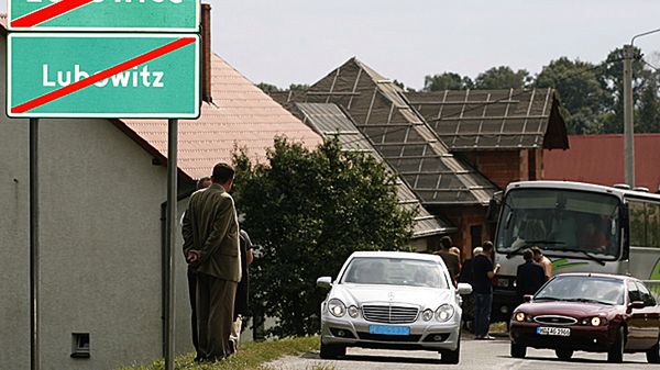 Dwujęzyczne, polsko-niemieckie tablice drogowe postawiono m.in. w Łubowicach