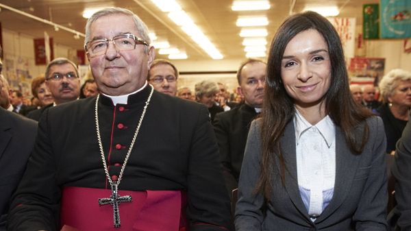 Metropolita gdański abp. Sławoj Leszek Głódź i córka byłego prezydenta RP Lecha Kaczyńskiego - Marta Kaczyńska odebrali tytuły "Zasłużony dla NSZZ Solidarność"