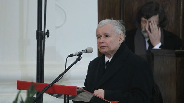 Szef PiS podczas pogrzebu swojej matki