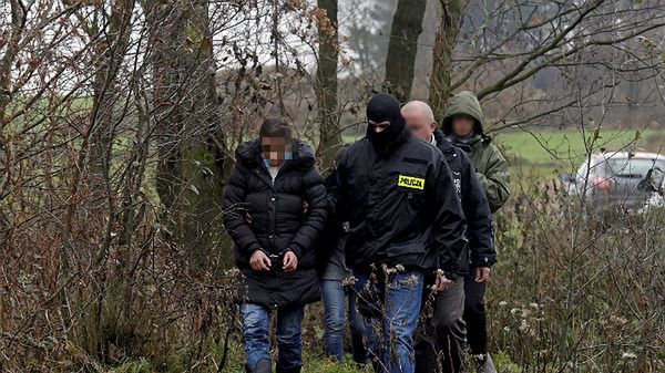 Podejrzana o zabójstwo dzieci Beata Z. podczas wizji lokalnej