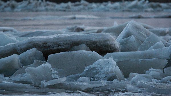 Zator lodowy na Wiśle w Płocku