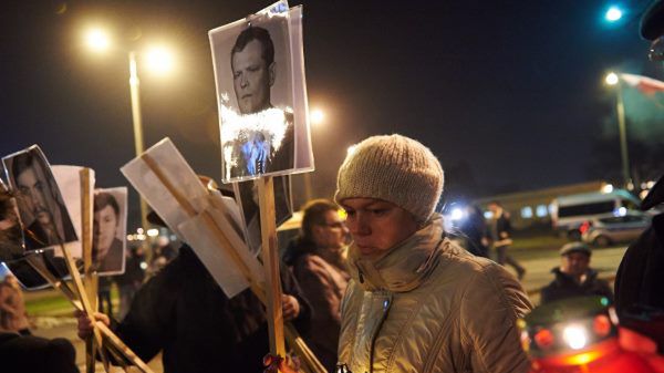 Obchody 32. rocznicy wprowadzenia stanu wojennego na Targu Siennym w Gdańsku