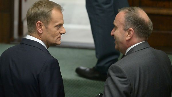 Premier Donald Tusk i poseł PO Grzegorz Schetyna