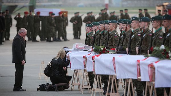 Trumny ofiar katastrofy smoleńskiej