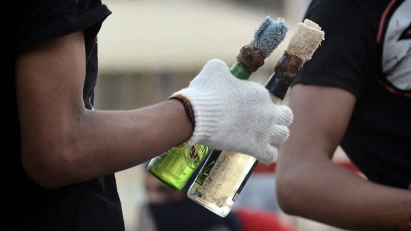 Czasopismo dla dzieci podało "przepis" na koktajle Mołotowa