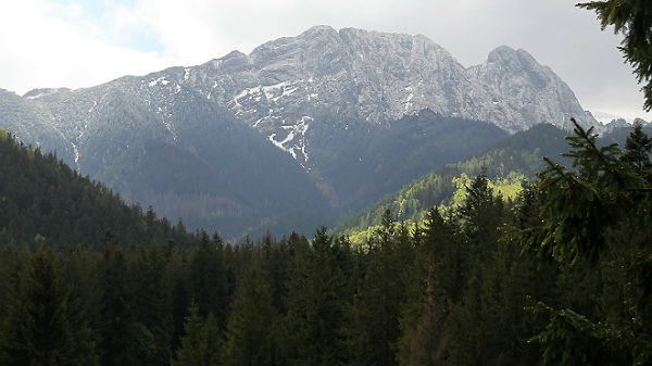 Każdego roku szczyt Giewontu odwiedzają setki tysięcy turystów