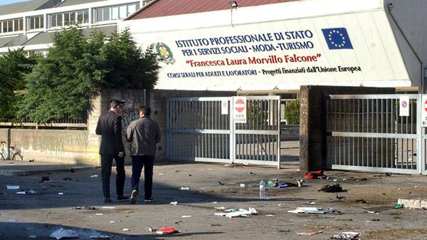 Szkoła przed którą nastąpił wybuch