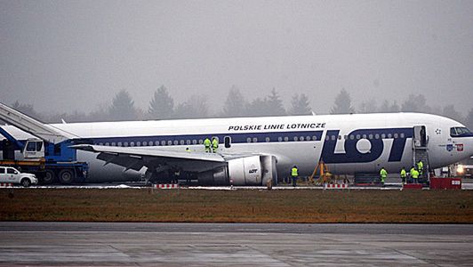 Boeing 767, który lądował awaryjnie na Okęciu