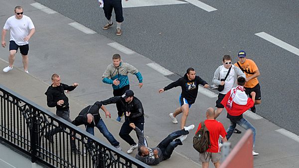 Bójka z udziałem pseudokibiców w okolicach Stadionu Narodowego