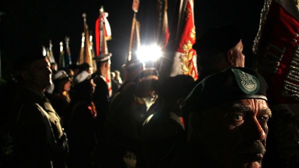 Kombatanci i poczty sztandarowe z całego kraju, w trakcie uroczystych obchodów 73. rocznicy wybuchu II wojny światowej odbywających się na Westerplatte