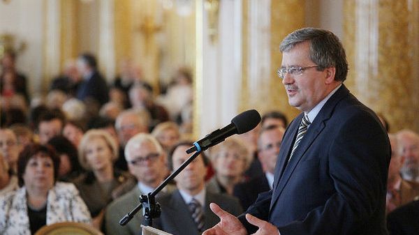 Prezydent Bronisław Komorowski przemawia na otwarciu nowej ekspozycji